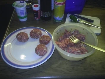 Hack - Buletten in Sahnesoße - Rezept - Bild Nr. 3