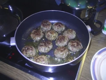 Hack - Buletten in Sahnesoße - Rezept - Bild Nr. 4