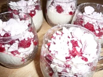 Rezept: Himbeer - Baiser - Quarkspeise Bild Nr. 3 Himbeer - Baiser - Quarkspeise - Rezept - Bild Nr. 3