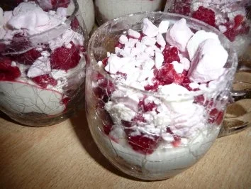 Rezept: Himbeer - Baiser - Quarkspeise Bild Nr. 2 Himbeer - Baiser - Quarkspeise - Rezept - Bild Nr. 2