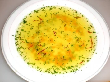 EINTOPF/SUPPEN: Ur-Omas Hühnersuppe mit Pfiff - Rezept