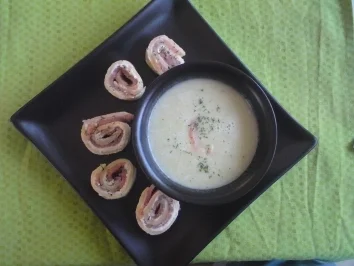 Rezept: Lachs-Crepes mit Meerrettich Lachs-Crepes mit Meerrettich - Rezept