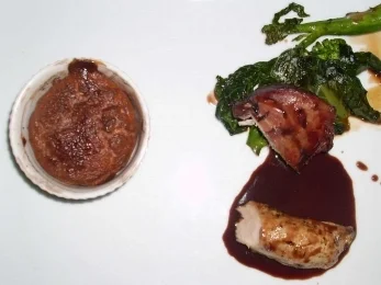 Kaninchen an Schokolade mit Kartoffel-Haselnuss-Soufflee - Rezept