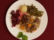 Tafelspitz mit Meerrettich und Rote-Bete-Salat (Domenica Niehoff) - Rezept
