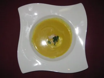 Rezept: Fruchtiges Currysüppchen Fruchtiges Currysüppchen - Rezept