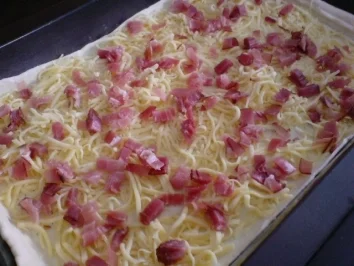 Quiche Lorraine mit Blätterteig - Rezept