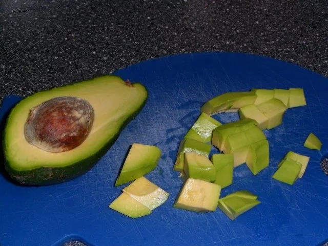 Rezept: SALAT - Avocadosalat mit Pinienkernen Bild Nr. 3 SALAT - Avocadosalat mit Pinienkernen - Rezept - Bild Nr. 3