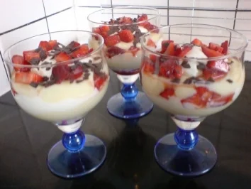 Vanille-Erdbeer-Speise - Rezept