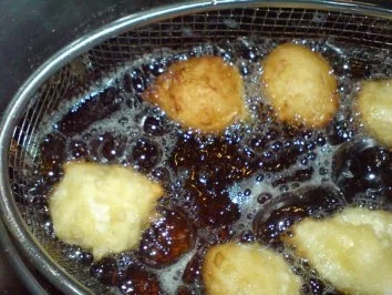 Rezept: Kleingebäck Quarkmutzen mit Mandeln und Äpfeln Bild Nr. 4 Kleingebäck Quarkmutzen mit Mandeln und Äpfeln - Rezept - Bild Nr. 4