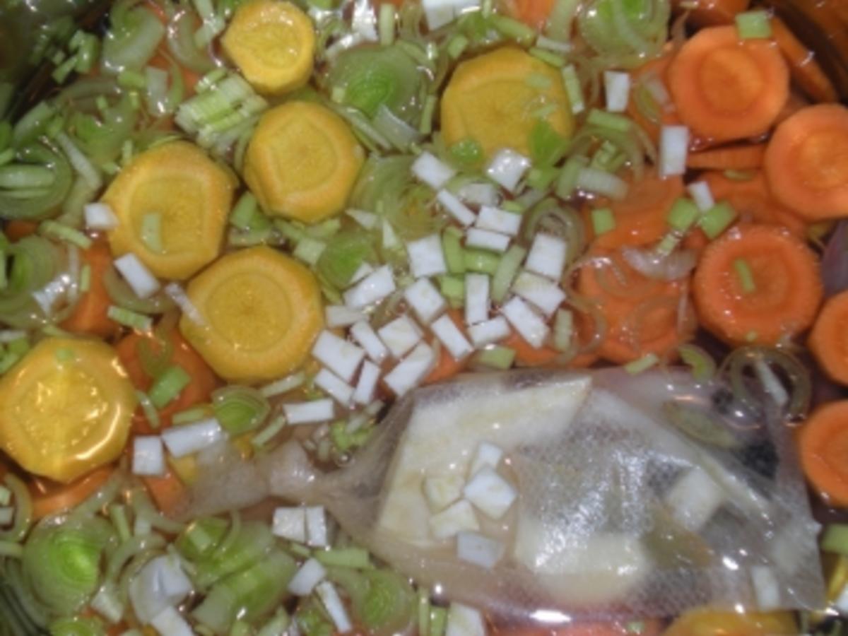Langsam geköchelte Hühner-Ingwersuppe mit Sherry - Rezept - kochbar.de