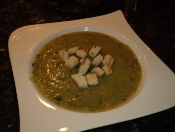 Rezept: Zucchinicremesuppe Zucchinicremesuppe - Rezept