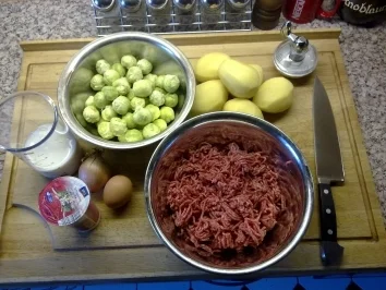 Rezept: Mein Rosenkohlauflauf mit Fleischbällchen Mein Rosenkohlauflauf mit Fleischbällchen - Rezept