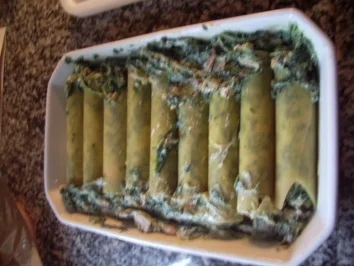 Rezept: Canelloni mit Spinat-Ricotta-Füllung Canelloni mit Spinat-Ricotta-Füllung - Rezept