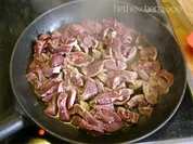 Saure Nierchen mit Kartoffelpürree und Kopfsalat - Rezept