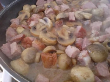 Rezept: Herzhafter Kasseler-Pilzragout Bild Nr. 12 Herzhafter Kasseler-Pilzragout - Rezept - Bild Nr. 12