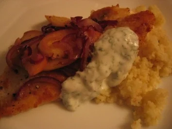 Rotbarsch mit Zwiebel Apfel Gemüse - Rezept