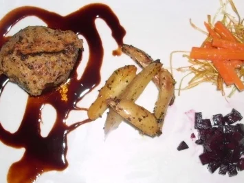 Rezept: Rinderfilet Strindberg auf Sauce Noir an Kartoffeln und Gemüse Rinderfilet Strindberg auf Sauce Noir an Kartoffeln und Gemüse - Rezept