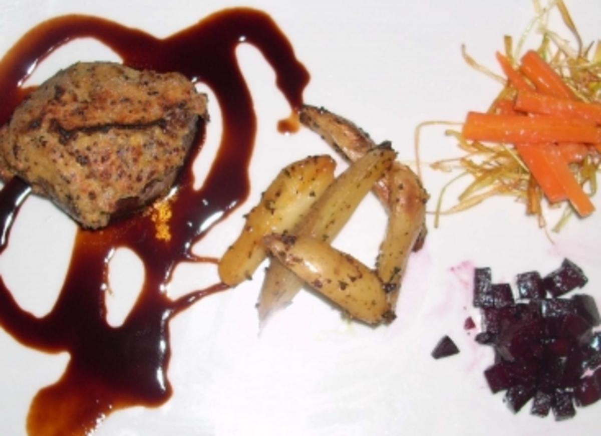 Bilder für Rinderfilet Strindberg auf Sauce Noir an Kartoffeln und Gemüse - Rezept