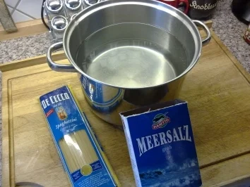 Rezept: Meine Tomatensoße mit Spaghettini Meine Tomatensoße mit Spaghettini - Rezept