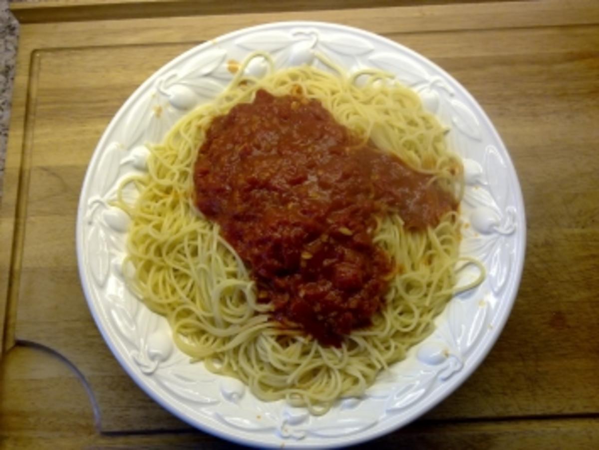 Meine Tomatensoße mit Spaghettini - Rezept