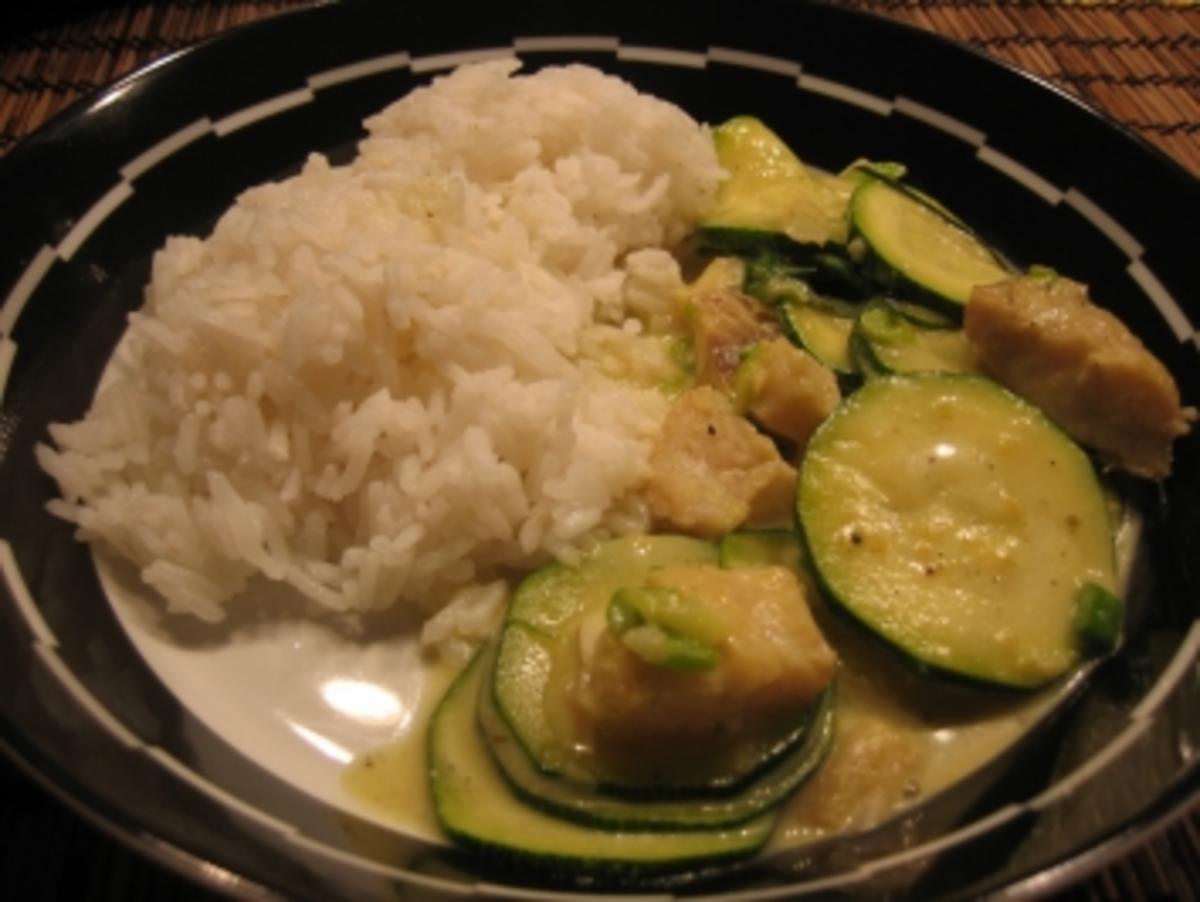 Zucchini-Curry mit Seelachs - Rezept mit Bild - kochbar.de