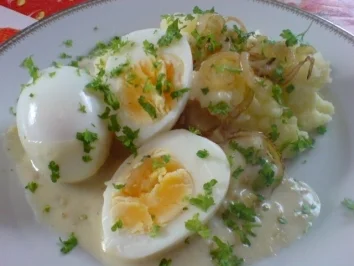 Senfeier mit Püree & Röstzwiebeln - Rezept