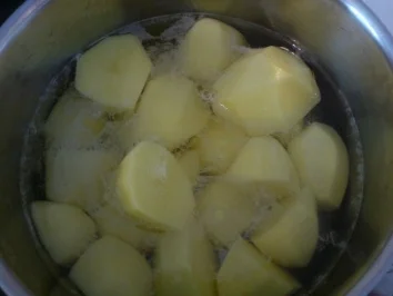 Senfeier mit Püree & Röstzwiebeln - Rezept