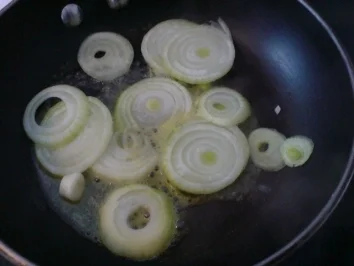 Senfeier mit Püree & Röstzwiebeln - Rezept