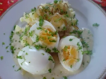 Senfeier mit Püree & Röstzwiebeln - Rezept