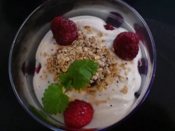 Rezept: Schmandcreme auf Himbeeren Schmandcreme auf Himbeeren - Rezept