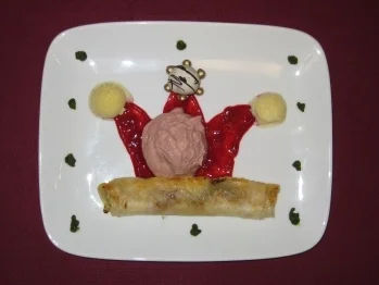 Rezept: Ingwereis und Himbeerparfait mit süßem Pesto Ingwereis und Himbeerparfait mit süßem Pesto - Rezept