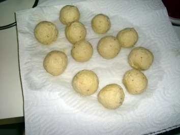 Ricottaklößchenmit Peterle als Suppeneinlage - Rezept