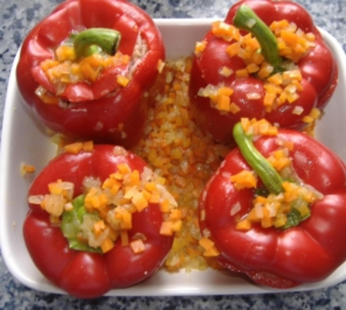 Gefüllte Paprika mit Reis und Kalbfleisch - Rezept
