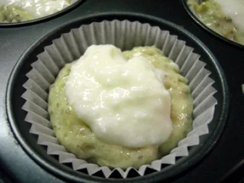 Rezept: Muffins: Apfel-Nuss mit Kokos-Creme-Füllung Muffins: Apfel-Nuss mit Kokos-Creme-Füllung - Rezept