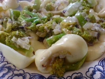 Tortelloni in Broccoli-Sahnesoße - Rezept