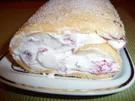 Biskuitrolle mit Erdbeeren - Rezept