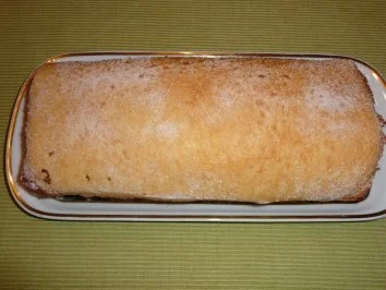 Rezept: Biskuitrolle mit Erdbeeren Bild Nr. 3 Biskuitrolle mit Erdbeeren - Rezept - Bild Nr. 3