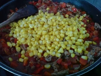 Rezept: Fusilli mit pikanter Hackfleischsoße Fusilli mit pikanter Hackfleischsoße - Rezept