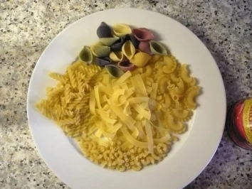 Nudel-Chaos mit Pangasiuswürfeln und Paprika - Rezept - Bild Nr. 2