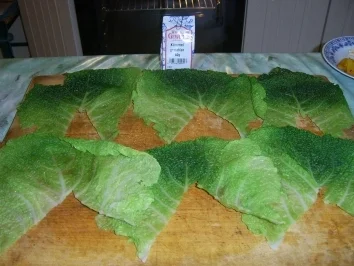 Rezept: Gefüllte Hühnerbrust im Wirsingblatt Gefüllte Hühnerbrust im Wirsingblatt - Rezept