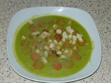 Erbsensuppe mit Debreziner - Rezept