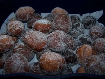 Berliner gefüllt mit Pflaumenmuss - Rezept