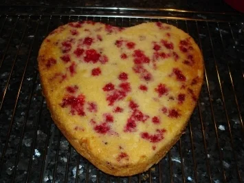 Fruchtiger Johannisbeer-Buttermilch-Kuchen - Rezept