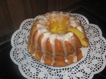 Eierlikör Gugelhupf mit weißer Schokolade - Rezept