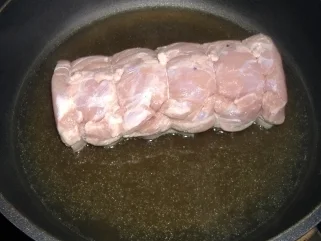 Spanferkelrücken mit Schmorgemüse und Biersenfsauce - Rezept