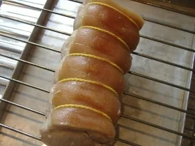 Spanferkelrücken mit Schmorgemüse und Biersenfsauce - Rezept