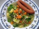 Gemüsesuppe mit Würstchen ... - Rezept