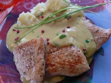 Rezept: Putensteak mit Curry-Honig-Soße Putensteak mit Curry-Honig-Soße - Rezept