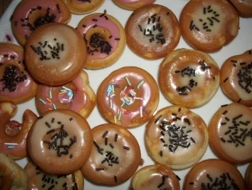 Rezept: Bunte Mini Donuts Bunte Mini Donuts - Rezept