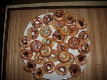 Rezept: Bunte Mini Donuts Bunte Mini Donuts - Rezept